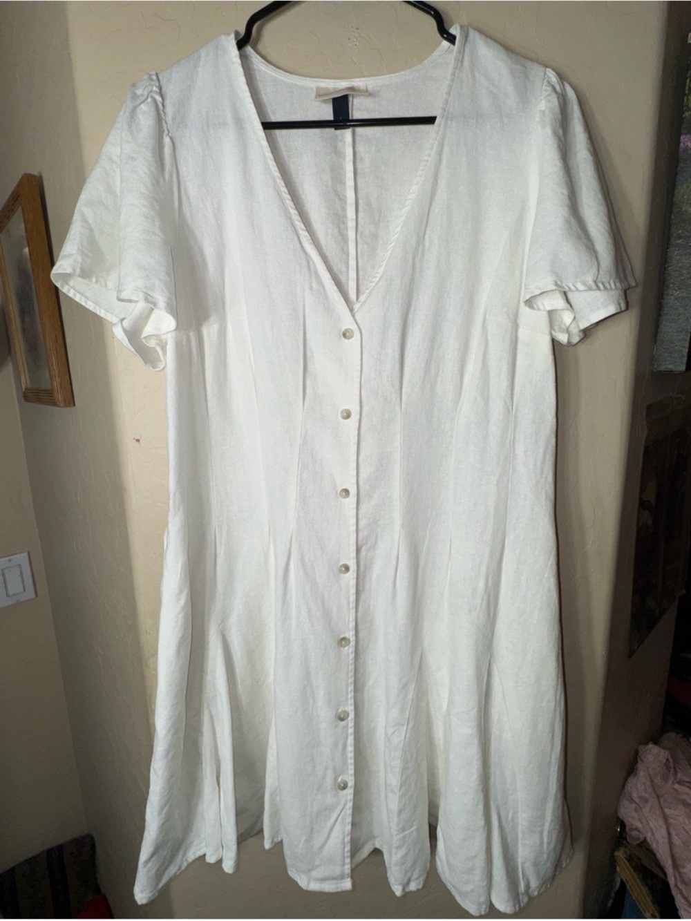 Universal threads White Button-Front V-Neck Dress